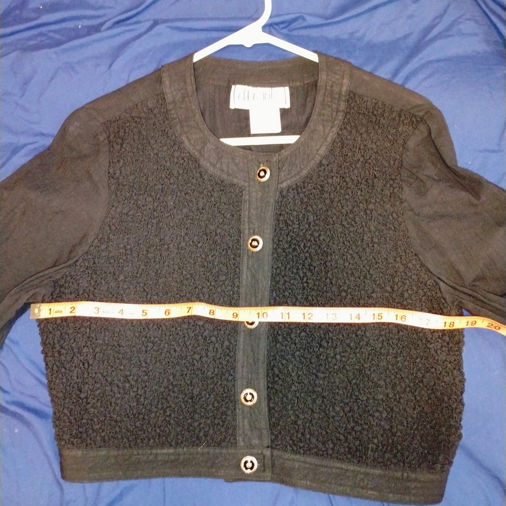 Chic Black Textured Cropped Jacket